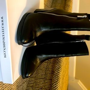 Black Steve Madden shoe boots.